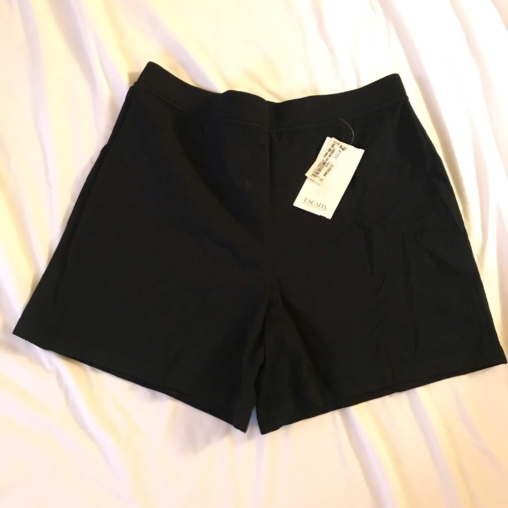 Vintage Escada knit shorts